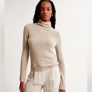 Abercrombie & Fitch Merino Wool Sweater